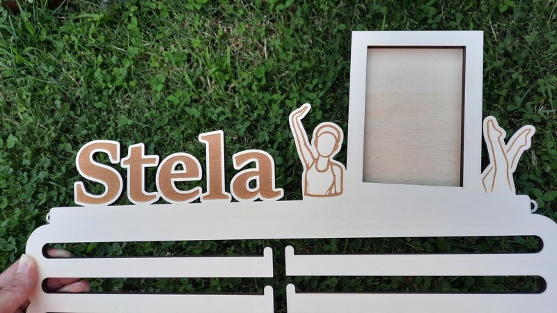 Věšák na medaile akvabela