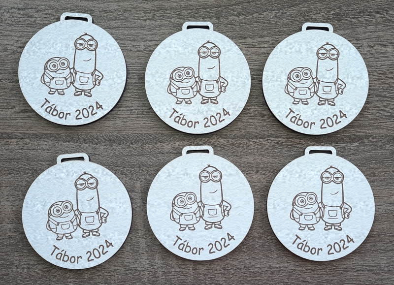 Dřevěná medaile bílá