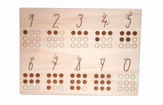 Dřevěná tabulka k nácviku psaní