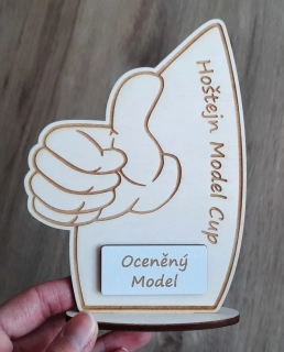 Plaketa z překližky